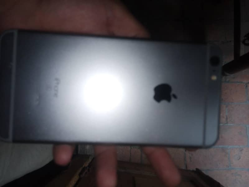 Apple iPhone 6S Plus 2