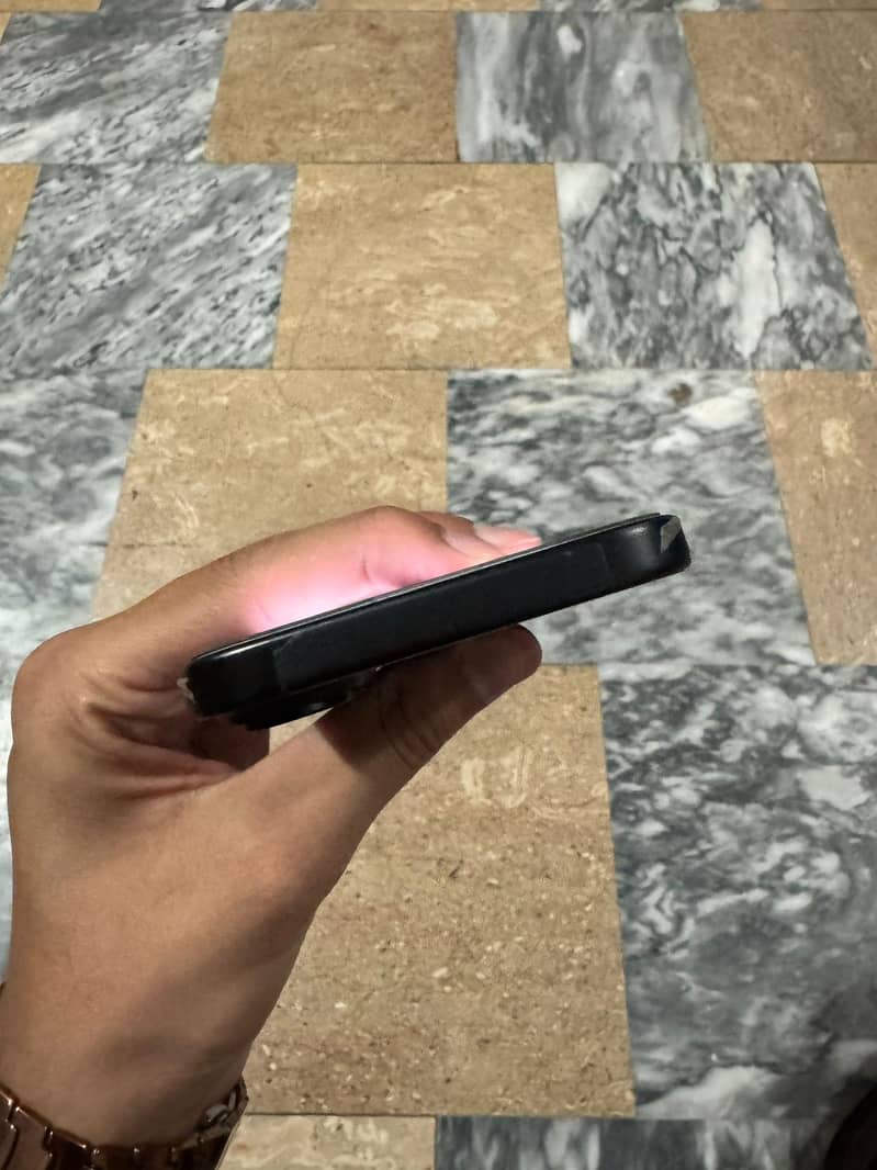 iphone 16 256 GB for sell 3