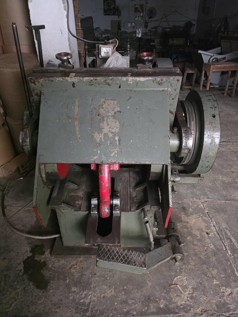 Die cutting machine 8