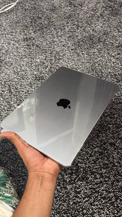 Macbook Air 2022 M2 chip 8GB