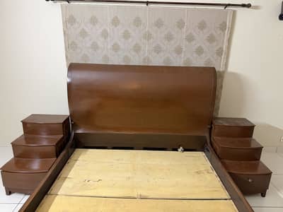 Solid wood bed