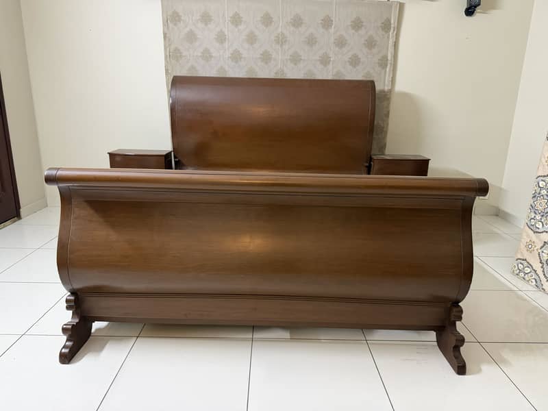 Solid wood bed 2
