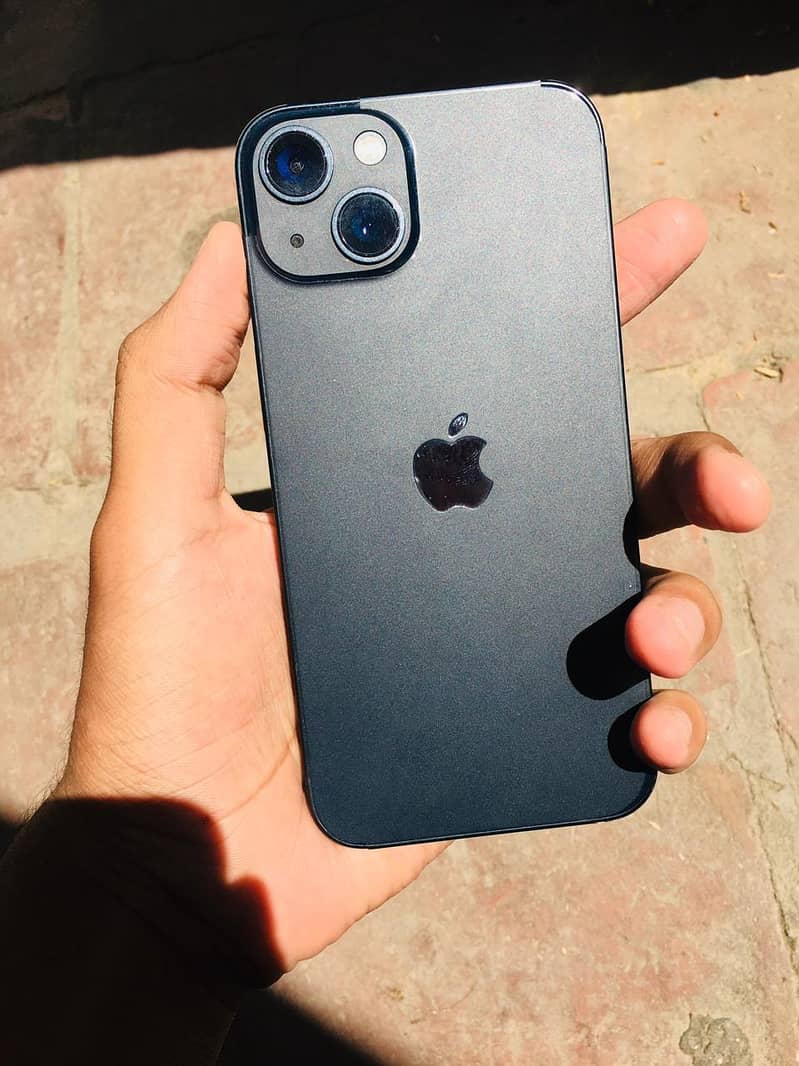 Apple iPhone 13 4