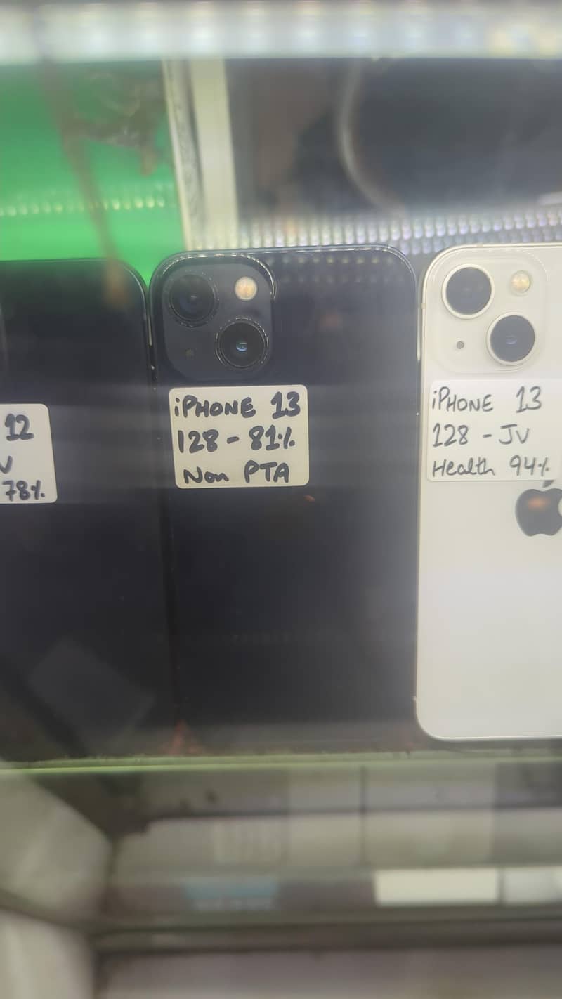 Apple iPhone 13 8