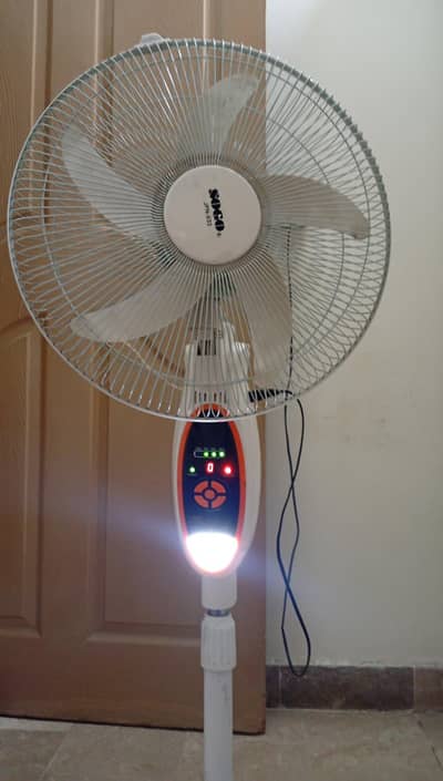 sogo rechargeable fan with light mobile charging options