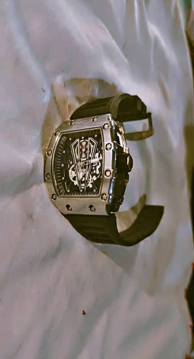 premium watch ⌚