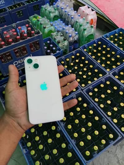 Apple iPhone 13