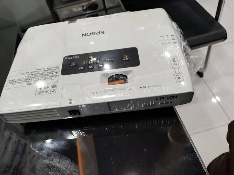 Multimedia Projectors 3