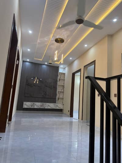 7 Marla Beautiful House in Bahria Town Lahore