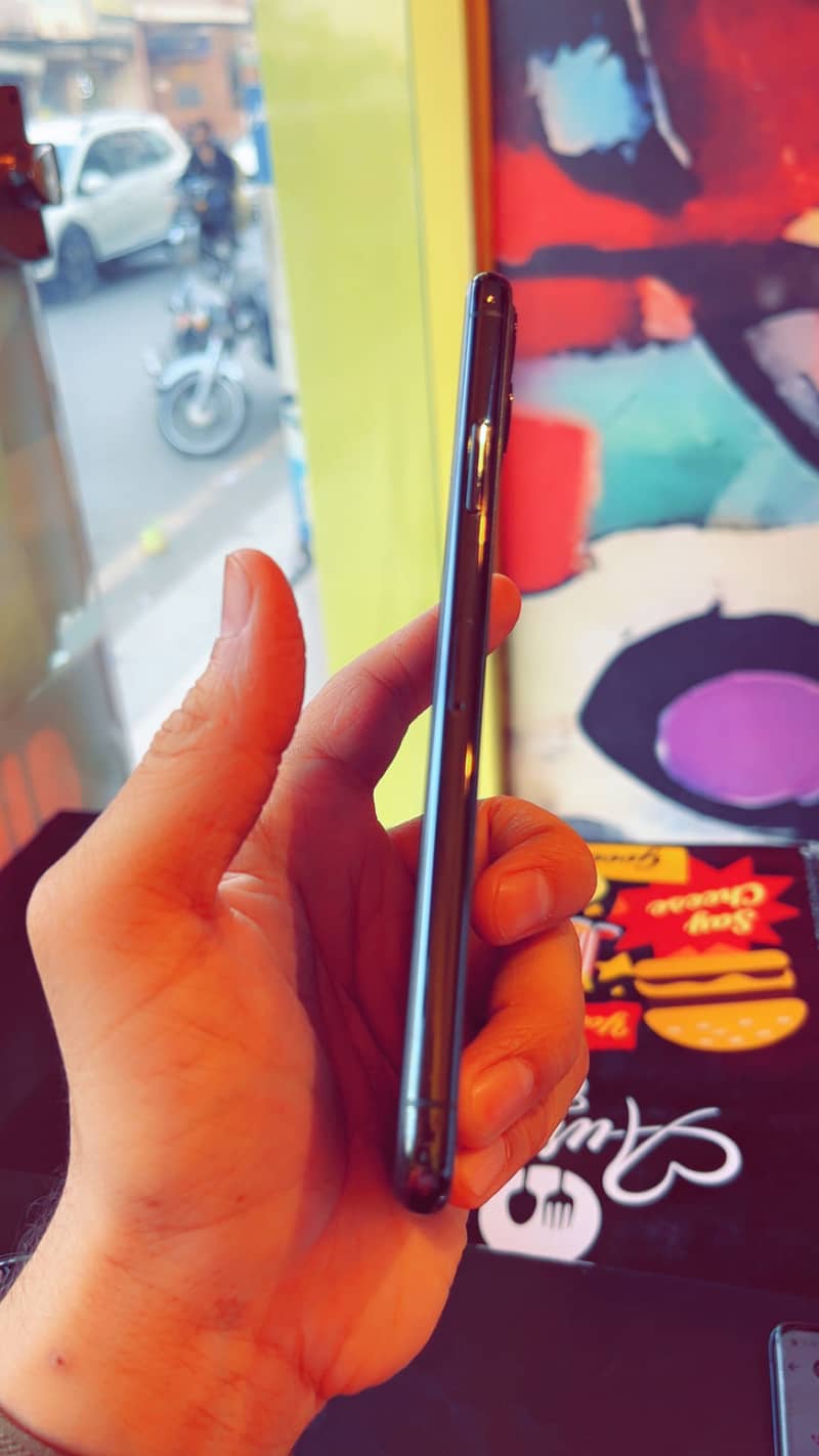 iPhone 11 Pro max 5