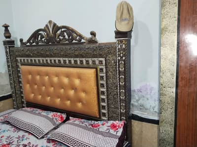 1 bed 2 side table and 1