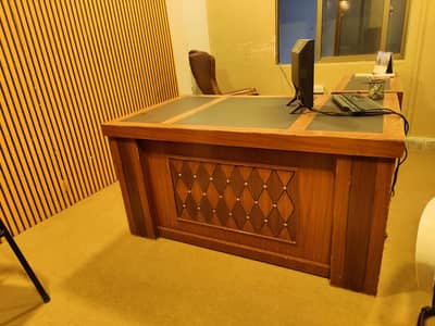 executive table L Shape 5ft lenght