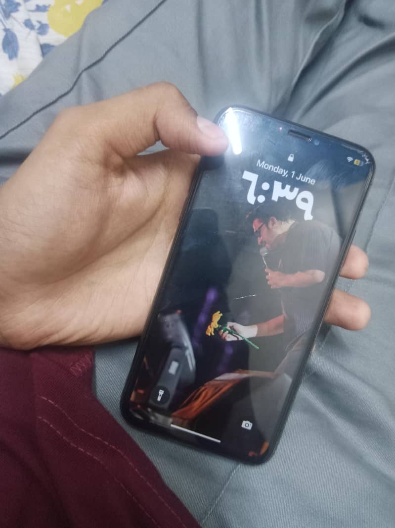 iphone xs 2