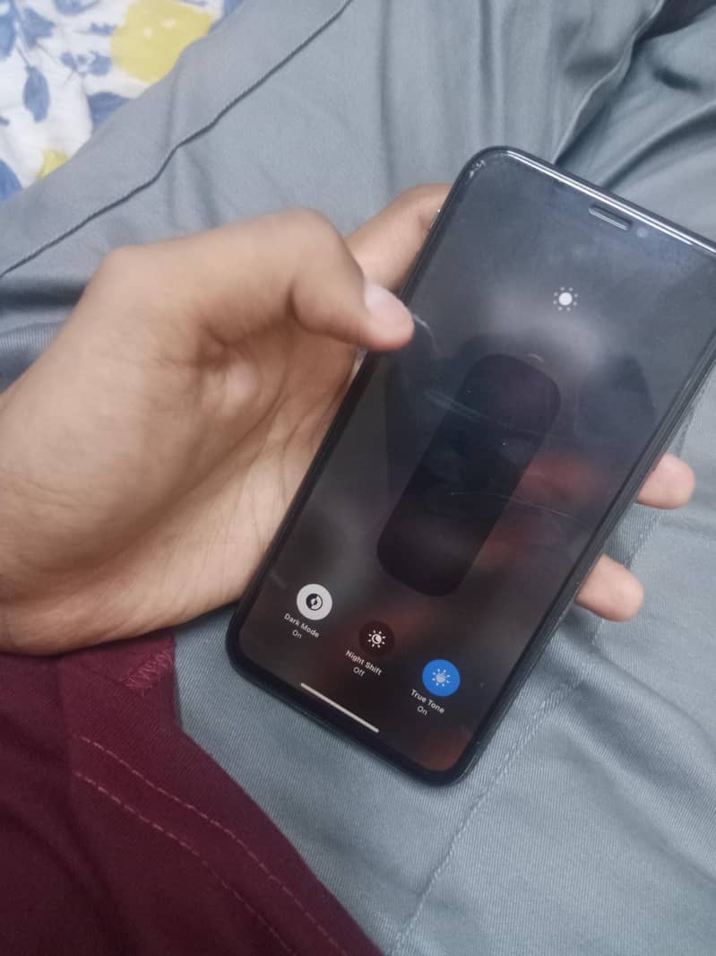iphone xs 4