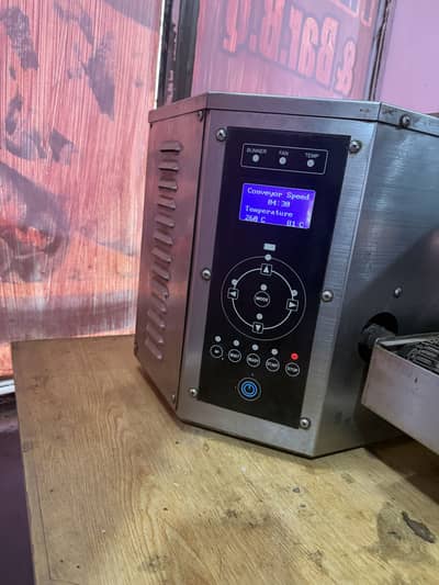 Pizza conveyer oven