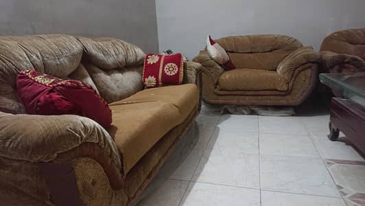 Sofa Set 7 seater in very good condition