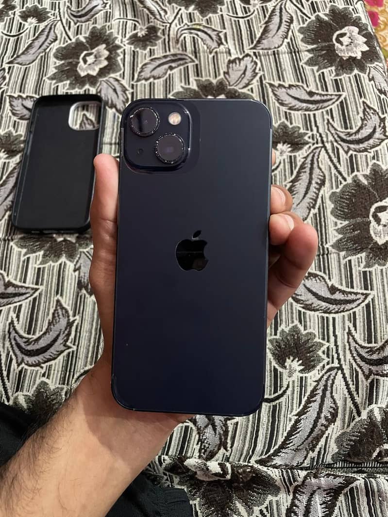 Apple iPhone 13 5