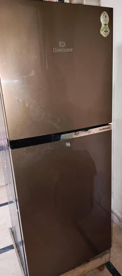 medium size fridge Dawlance i
