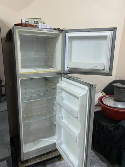Dawlance Fridge Medium Size