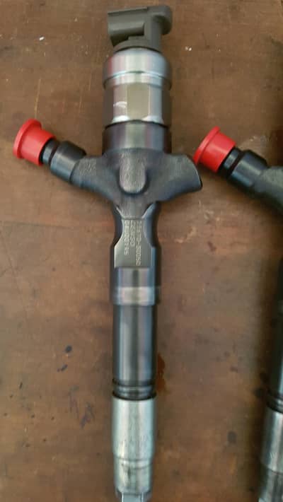 hiace vigo 2kd engine slightly used injector nozzle