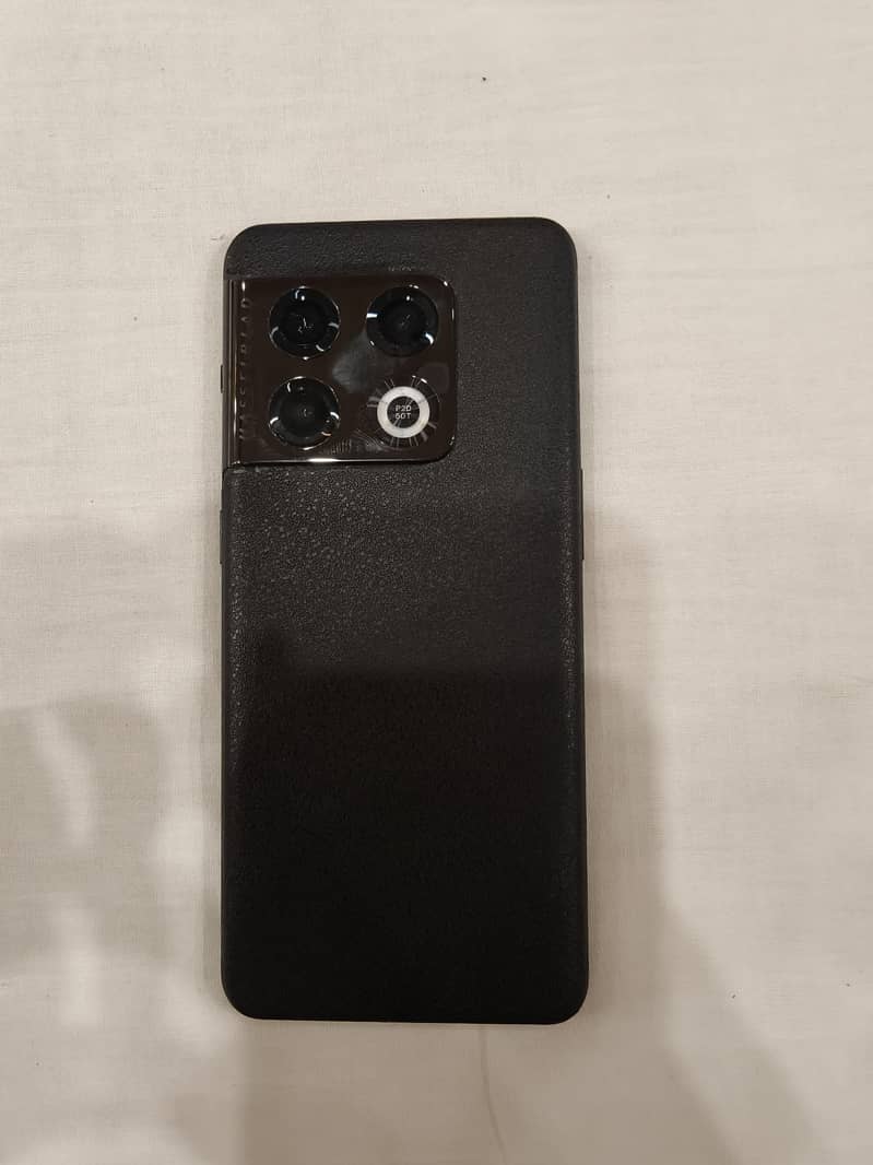 One Plus 10 Pro 1