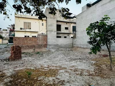 FULL POSSESSION PAID + TRANSFER FREE BUILDER LOCATION 5 MARLA ROAD LEVEL PLOT AVAILABLE FOR SALE AT PRIME LOCATION OF CRYSTAL BLOCK PARK VIEW CITY LHR