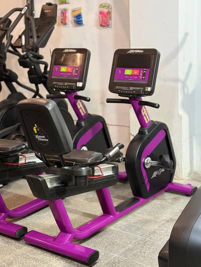 ELLIPTICALS\TREADILLS LIFEFITNESS|USA IMPORT\COMMERCIAL\GYM MACHINES