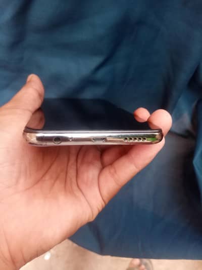 6/128 Thora SA touch break ha working 100/ ha dabba charger nhi ha