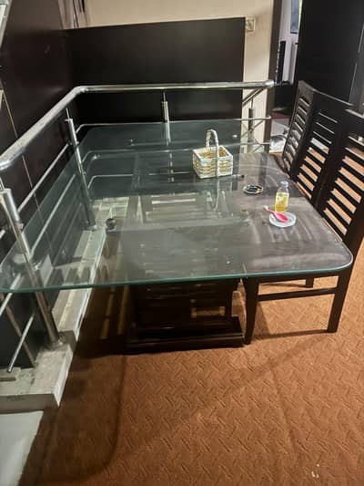 6 seater dinning table with glass top
