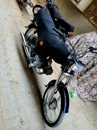 bike mai 1 rup ka kam nhi 2 bike h 2015 ka 12 maint ki