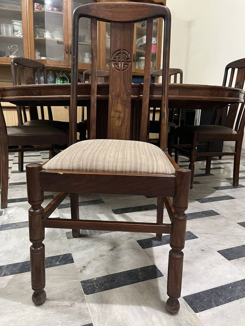 Solid Wood 8-Seater Round Dining Table 8