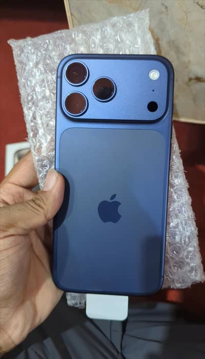 Apple iPhone 17 Pro Max jv
