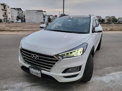 Hyundai Tucson 2023 fwd Gls Sports with sunroof