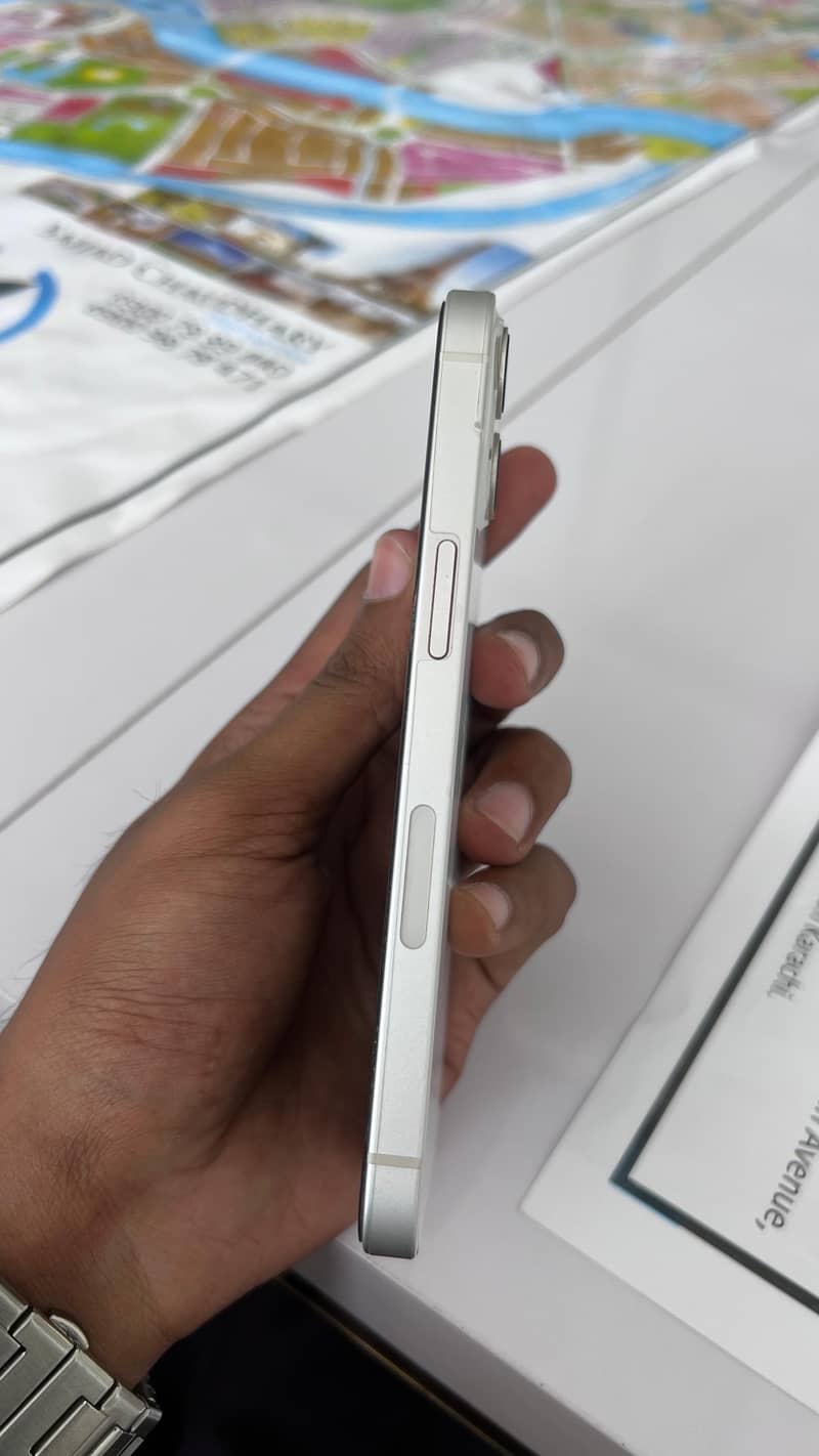 Apple iPhone 13 1
