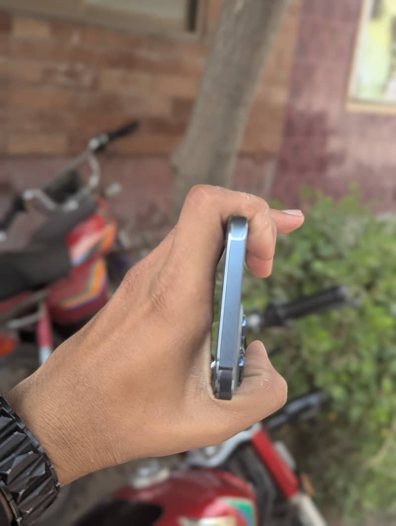 Apple iPhone 13 Pro Max 5