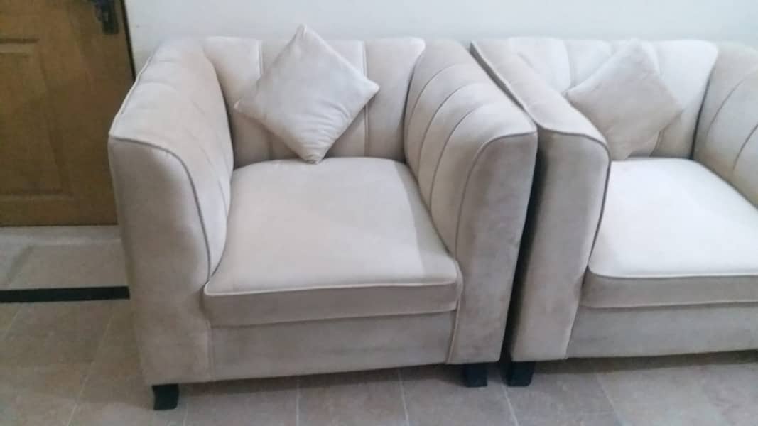 5 Seaters Sofa. 0