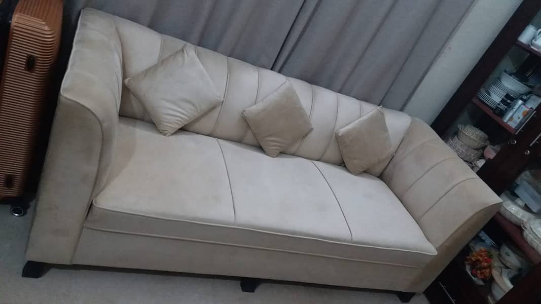5 Seaters Sofa. 4