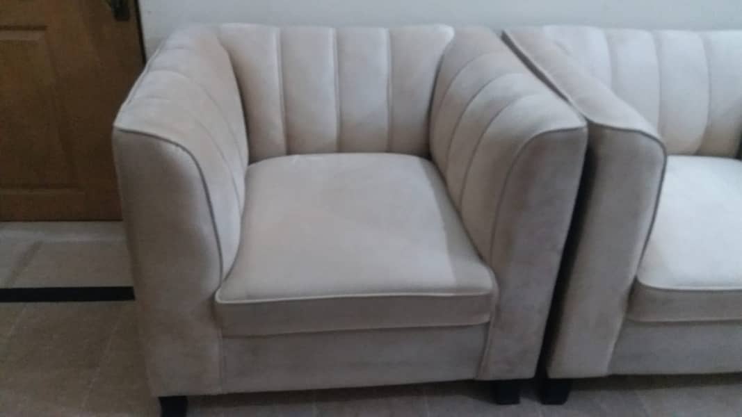 5 Seaters Sofa. 5