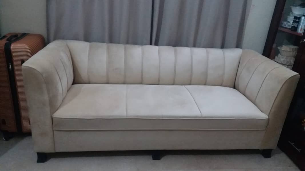 5 Seaters Sofa. 7