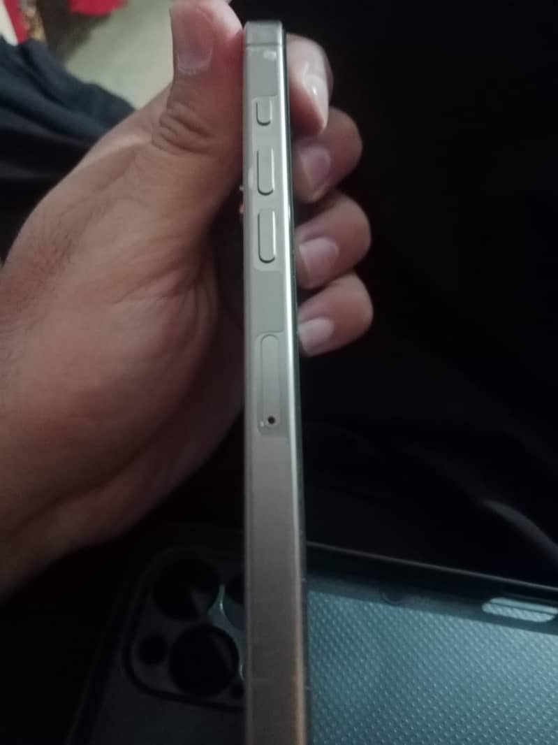 iPhone 16 pro max 1