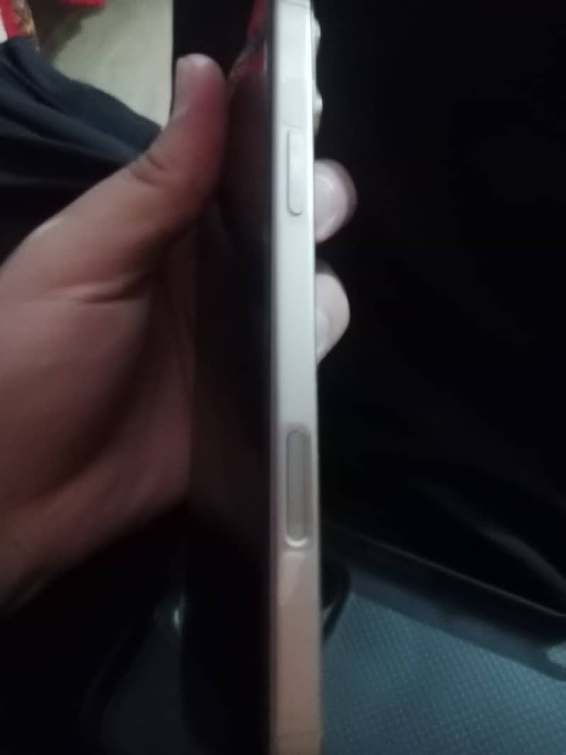 iPhone 16 pro max 3