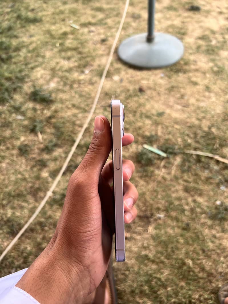 Apple iPhone 14 5