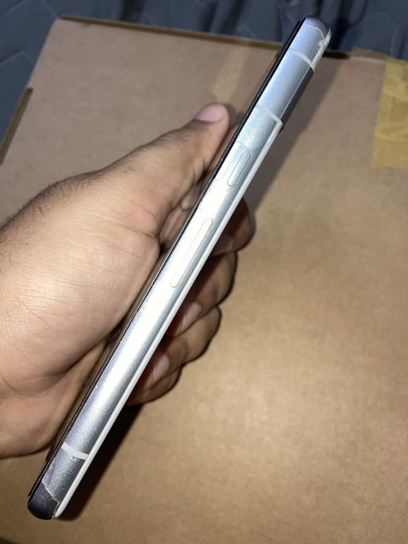 Google Pixel 7a 2