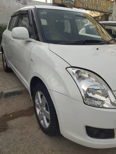 Suzuki Swift Dlx Model  2015 White Color first owner