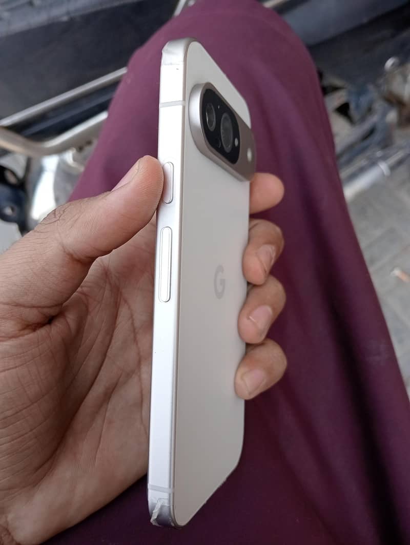 Google Pixel 9 6