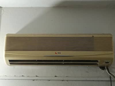 SG AC 1 TON WORKS FINE 100% AND OUTER IS OF LG