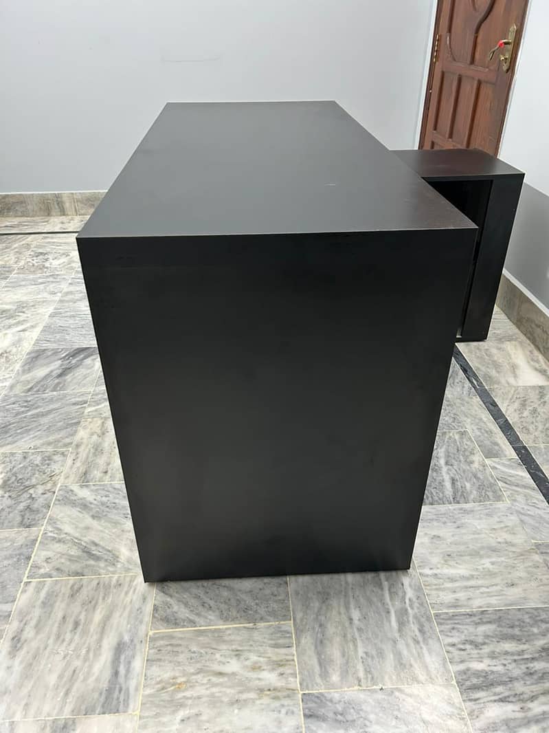 Executive Boss Table 5