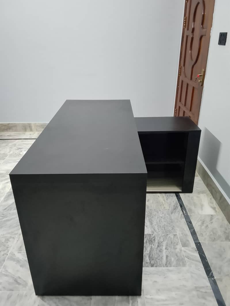 Executive Boss Table 6