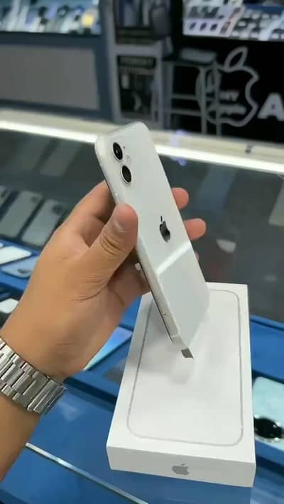 iPhone 11 128 GB PTA approved my WhatsApp 0342=2674=914