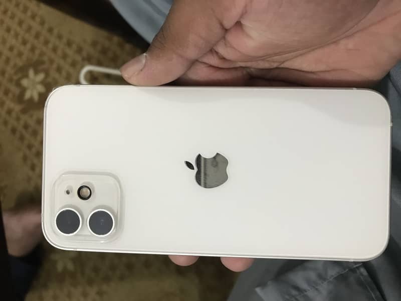 Apple iPhone 12 3